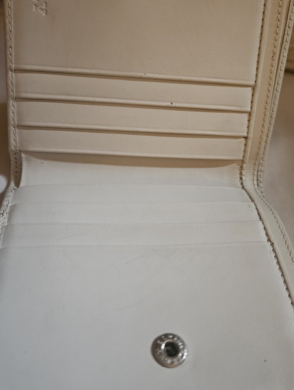 Bally vintage white laser-cut leather wallet - Luxury Brand